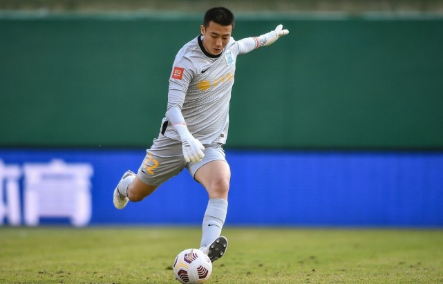 九游-里程碑夜！广州队完成体检，葡超窗口期刷纪录，管理层满意，资深球员宣示担当的简单介绍