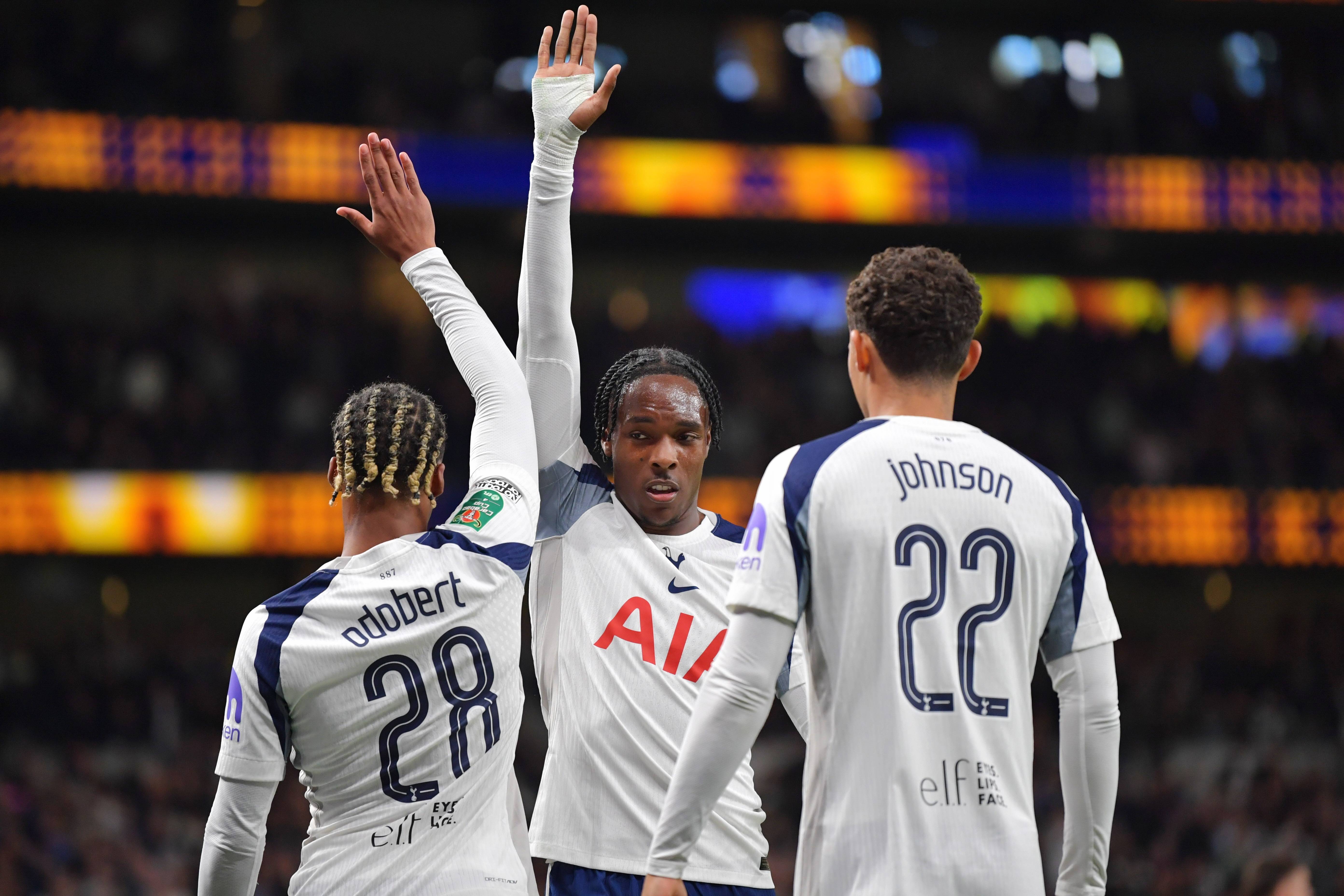 九游-包含冲刺阶段NBA常规赛焦点战，萨克拉门托国王外线爆发，引发热议，球探报告显示潜力的词条